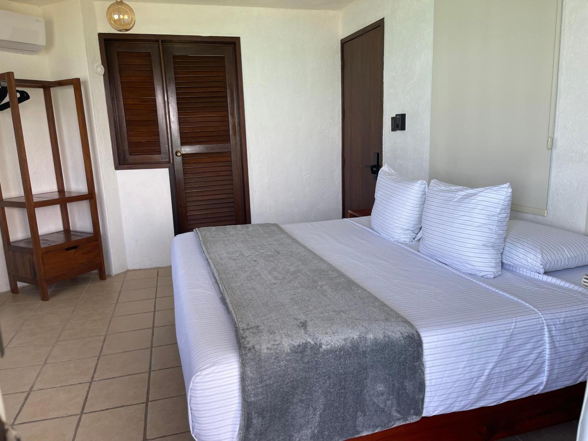 Blue Caribe Bacalar Front Lagoon Екстериор снимка